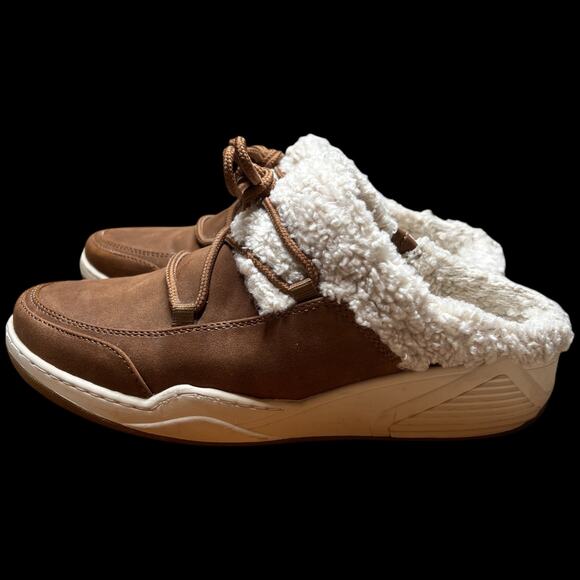 BARETRAPS Landon Women Size 7 Whiskey Shoe Clog Slipper Moccasin Sherpa Lined - Picture 1 of 13